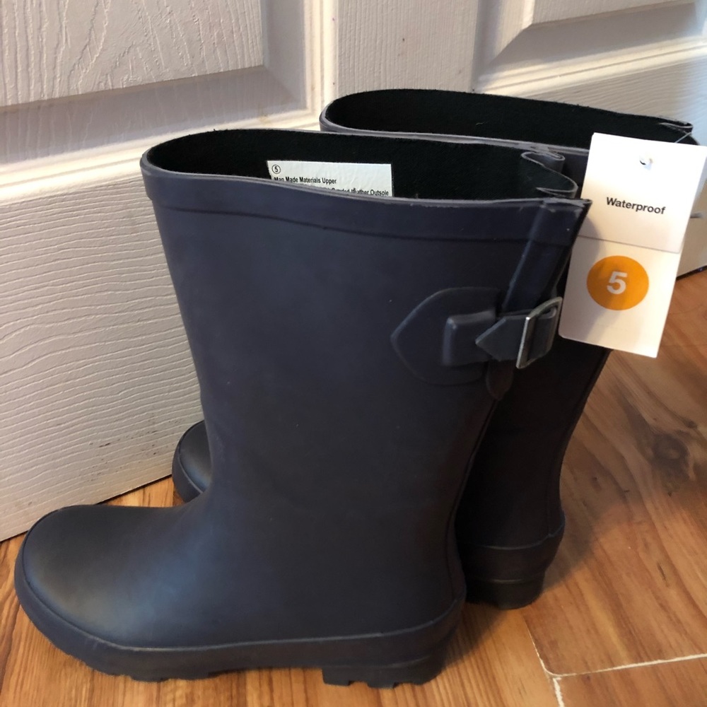 Kids rain boots